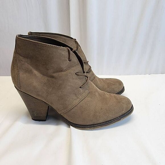 MIA Shawna Womens Ankle Booties Taupe Faux Suede Lace Up Size 9.5 - Picture 2 of 12